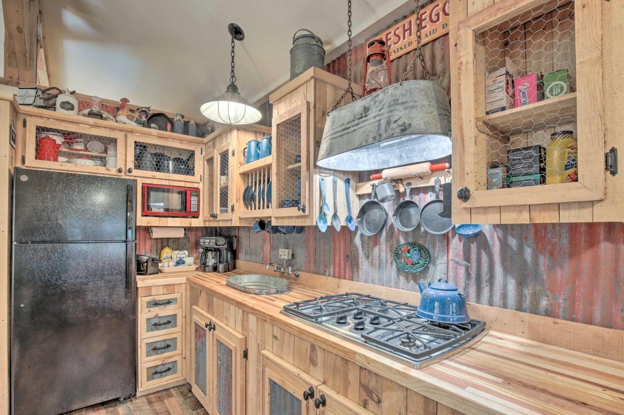 Kerrville Converted Barn Tiny Home With Kayaks! Exterior photo