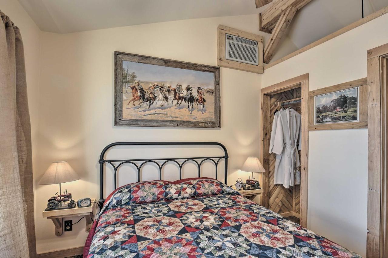 Kerrville Converted Barn Tiny Home With Kayaks! Exterior photo