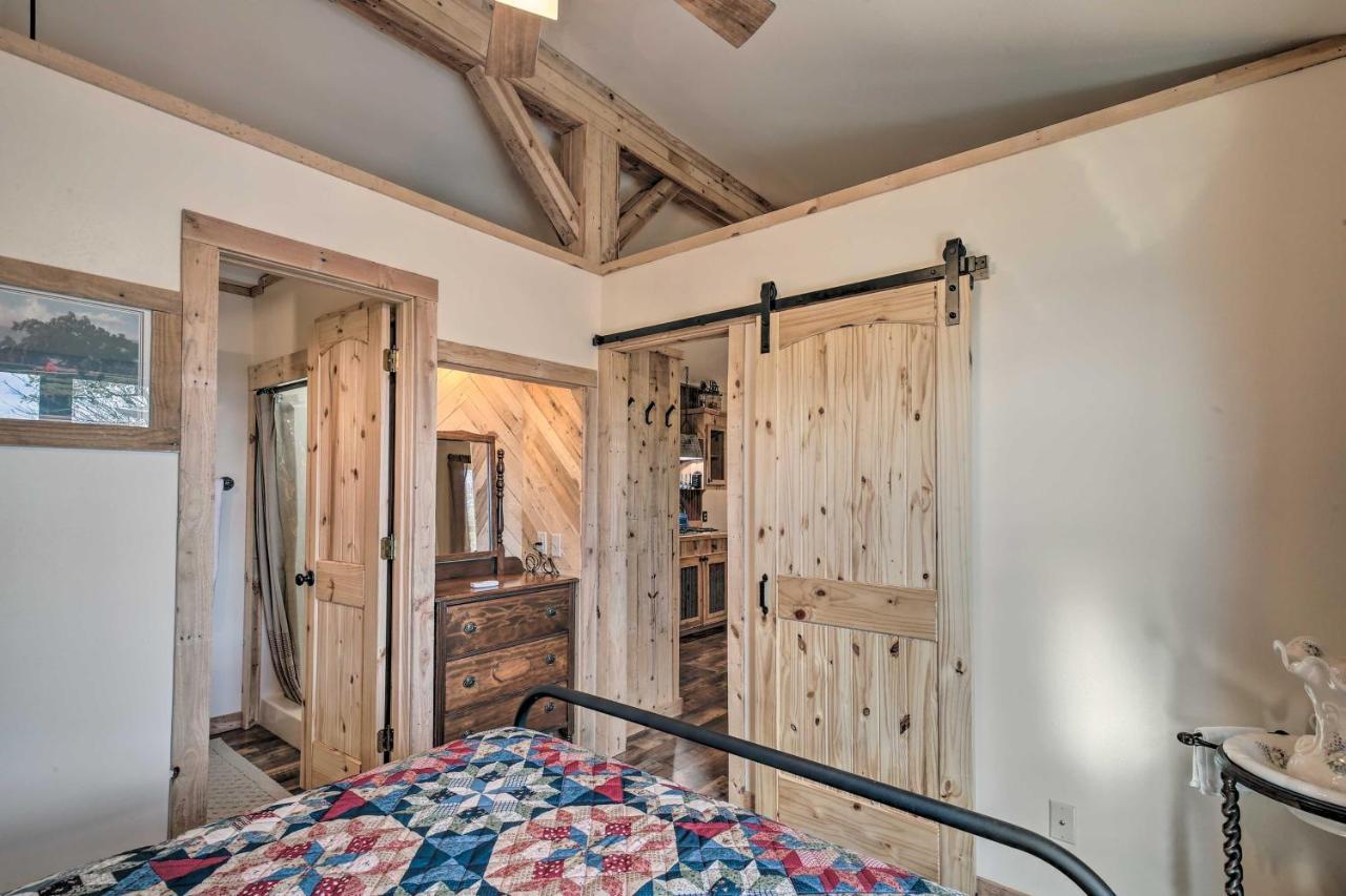 Kerrville Converted Barn Tiny Home With Kayaks! Exterior photo